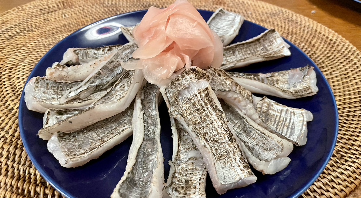 【悶絶注意】タチウオの炙りが、ガリと甘口醤油で別次元のうまさに!