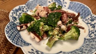 初心者でも簡単!タコとブロッコリーのガーリック炒めの材料と作り方